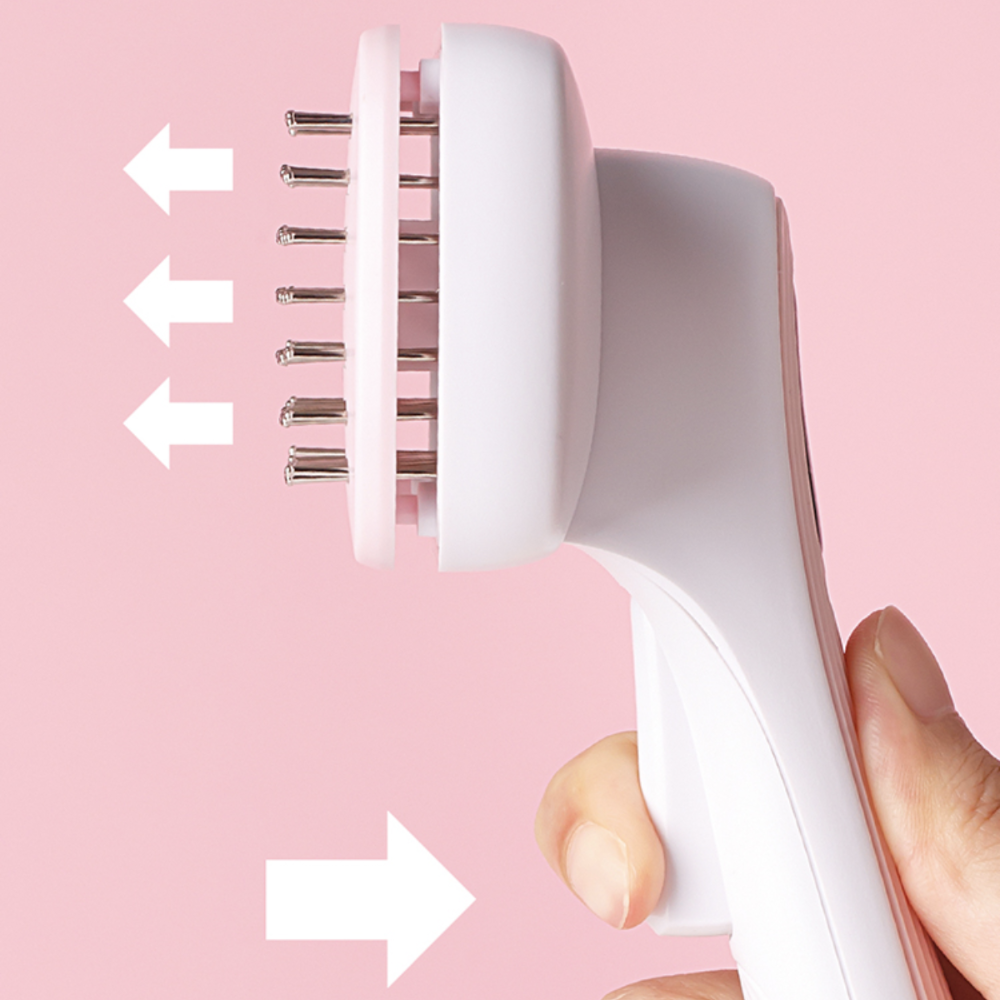 One click button pushes fur hair away from comb teeth and removes fur effectively