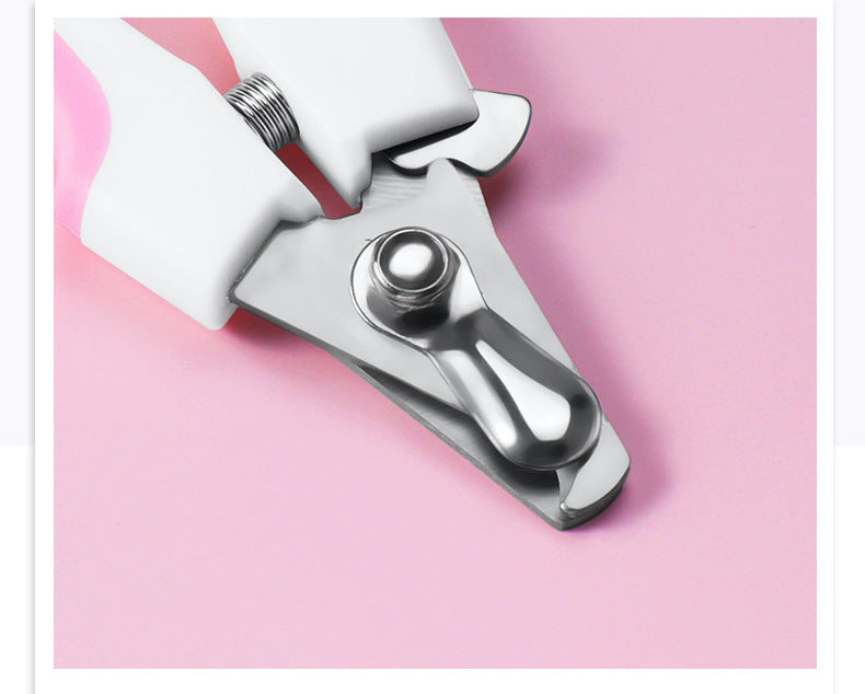 Showcase locking mechanism of Pet Nail Clippers